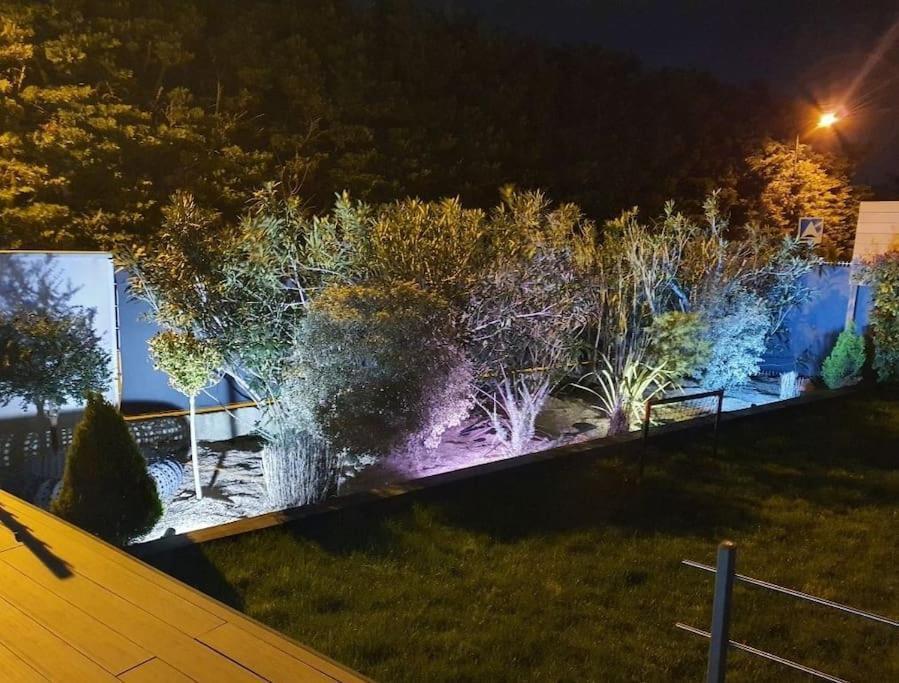 Villa Maison De Vacances Contemporaine Avec Piscine Vedène Exterior foto